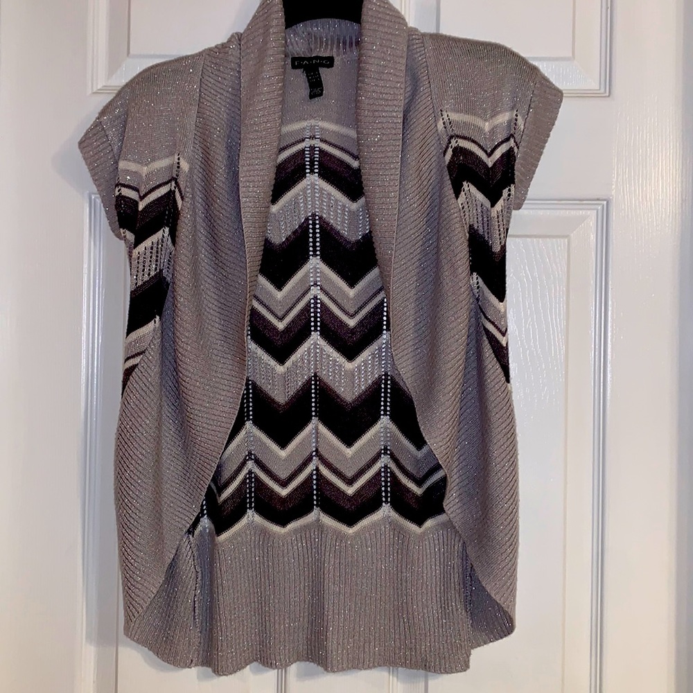 FANG Sweater Black and Grey open front.size small.